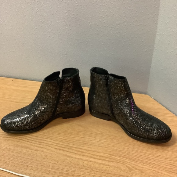 Bos. & Co “Black & Silver Ankle” - Picture 4 of 9